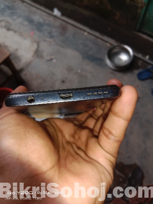Vivo Y01